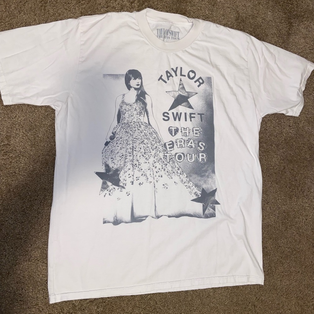 Taylor Swift the eras tour photo Large t-shirt
